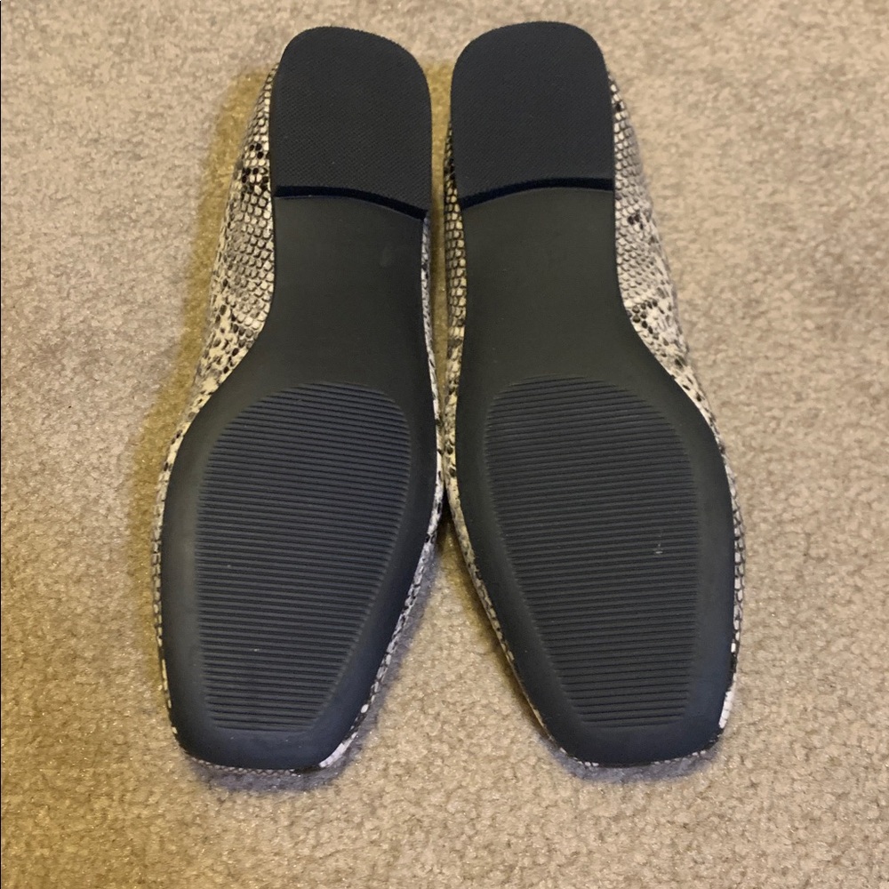 Steve Madden Deliah Snakeskin-Print Flats NWOT - Picture 3 of 4